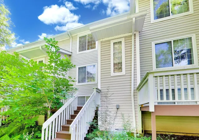 Homes for sale in Round Lake, IL | 261 W Whispering Oaks Ln #30-5, Round Lake, IL 60073 | MLS# 12695775