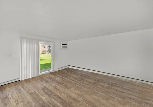 2nd image of 167 W Elk Trl #167, Carol Stream, IL 60188 | MLS# 12695791