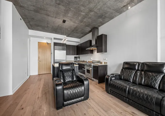 5th image of 600 N Fairbanks Ct, Chicago, IL 60611