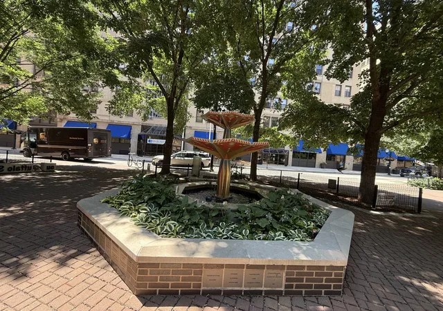 2nd image of 780 S Federal St, Chicago, IL 60605
