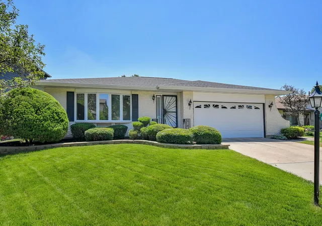 Homes for sale in Downers Grove, IL | 1071 Robey Ave, Downers Grove, IL 60516 | MLS# 12695915