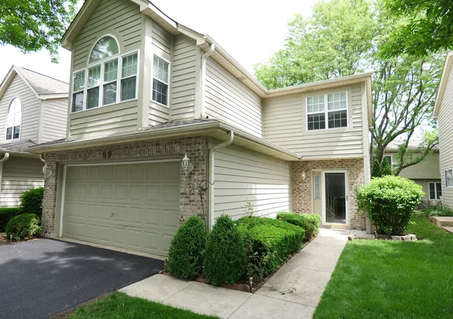 2nd image of 99 Townsend Cir, Naperville, IL 60565 | MLS# 12695918