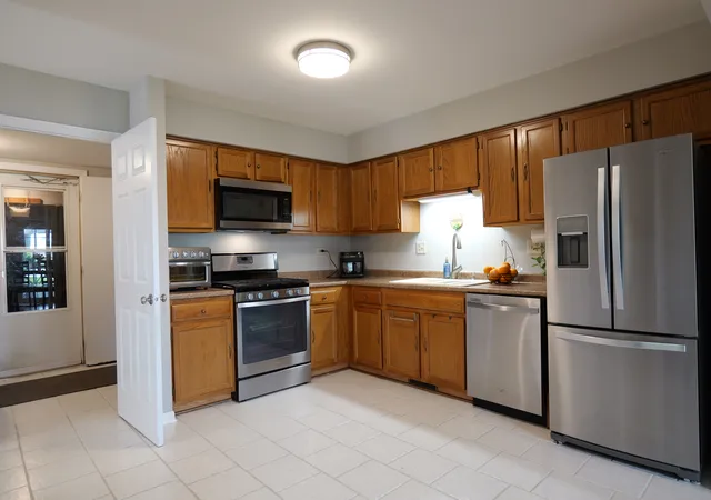 3rd image of 99 Townsend Cir, Naperville, IL 60565 | MLS# 12695918