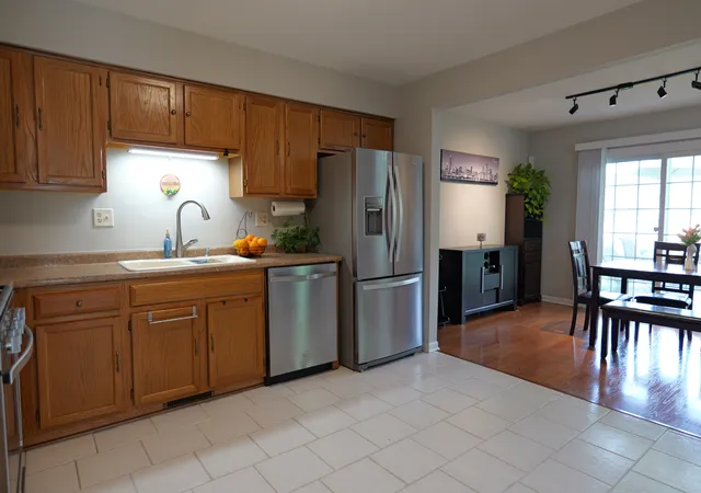 4th image of 99 Townsend Cir, Naperville, IL 60565 | MLS# 12695918