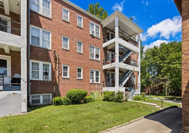 Homes for sale in Champaign, IL | 410 N State St #4, Champaign, IL 61820 | MLS# 12695934