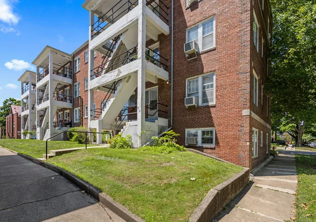 Homes for sale in Champaign, IL | 410 N State St #4, Champaign, IL 61820 | MLS# 12695934