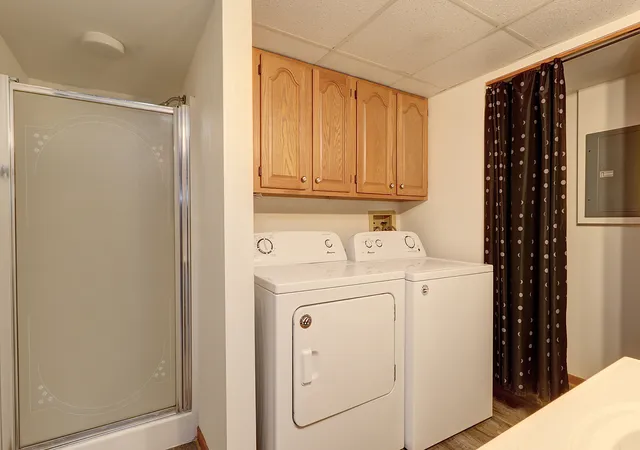 Homes for sale in Joliet, IL | 101 Caterpillar Drive, Joliet, IL 60436 | Houzeo