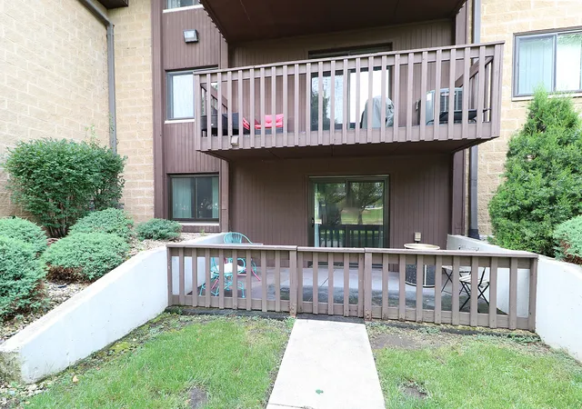 Homes for sale in Joliet, IL | 101 Caterpillar Drive, Joliet, IL 60436 | Houzeo