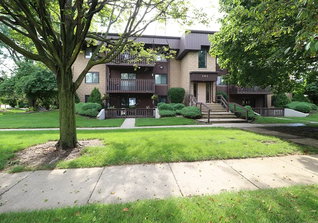Homes for sale in Joliet, IL | 101 Caterpillar Dr #1B, Joliet, IL 60436 | MLS# 12695969