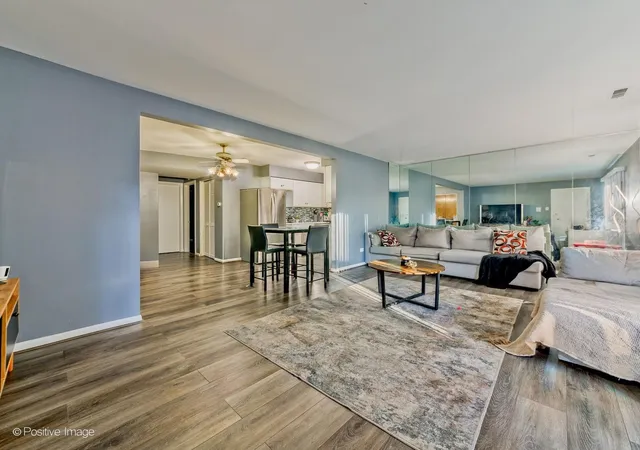 3rd image of 627 N Carroll Pkwy #105, Glenwood, IL 60425 | MLS# 12695977