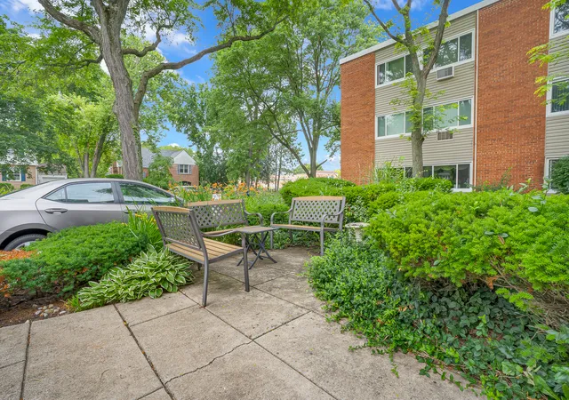 2nd image of 1139 Leavitt Ave #308, Flossmoor, IL 60422 | MLS# 12695996