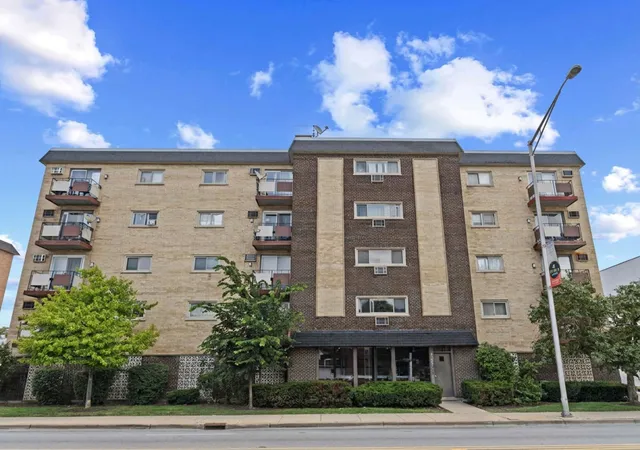 1st image of 1247 Harlem Ave S #103, Berwyn, IL 60402 | MLS# 12696008