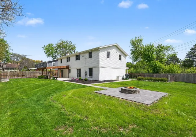 Homes for sale in Glenview, IL | 1504 Pfingsten Rd, Glenview, IL 60025 | MLS# 12696036
