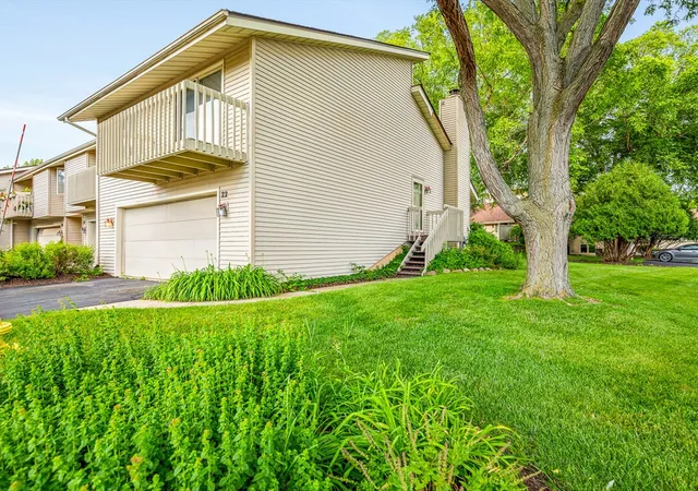 Homes for sale in Rockford, IL | 4685 High Point Dr #22, Rockford, IL 61114 | MLS# 12696044