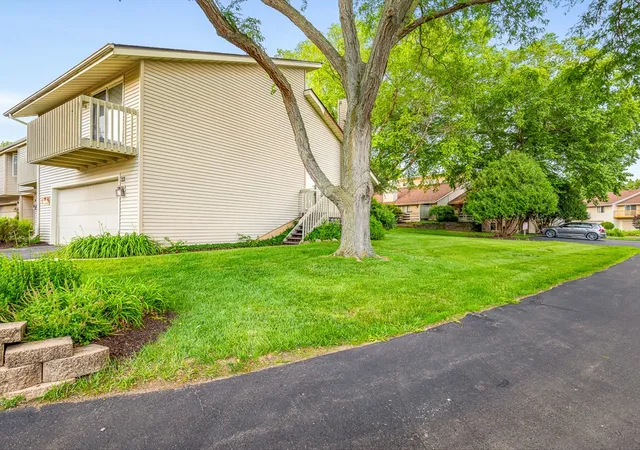 Homes for sale in Rockford, IL | 4685 High Point Dr #22, Rockford, IL 61114 | MLS# 12696044