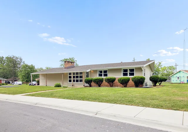 Homes for sale in Bradley, IL | 1256 Marla Ter, Bradley, IL 60915 | MLS# 12696048