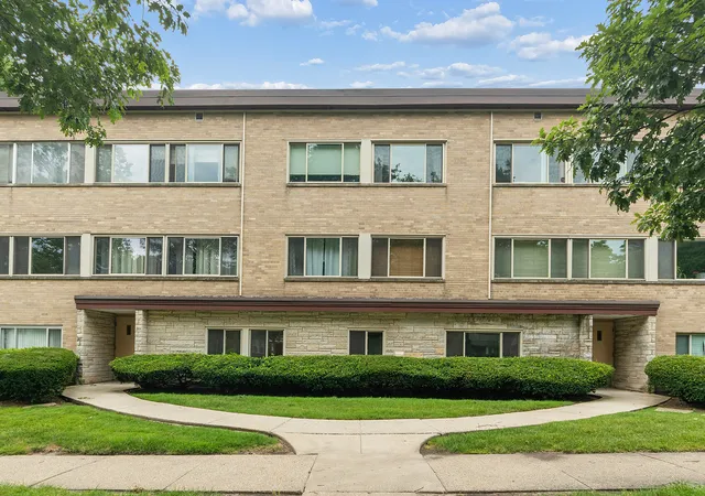 Photo 1 of Condo for sale at 2634 Central Dr #2E, Flossmoor, IL 60422 | MLS# 12696060 | Listing updated on 2026-08-30