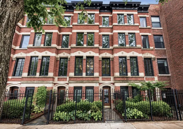 Homes for sale in Chicago, IL | 319 W Webster Ave #1, Chicago, IL 60614 | MLS# 12696065