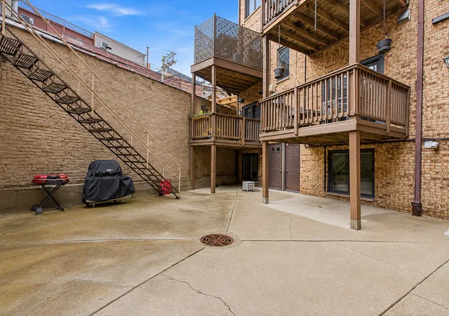 Homes for sale in Chicago, IL | 319 W Webster Avenue, Chicago, IL 60614 | Houzeo