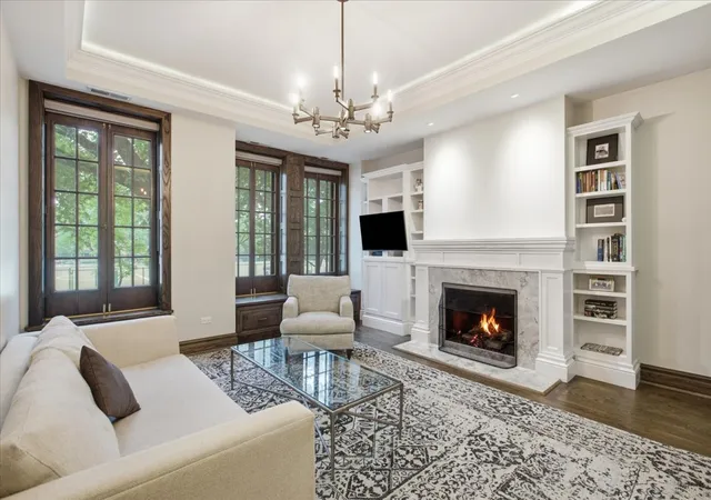 Homes for sale in Chicago, IL | 319 W Webster Ave #1, Chicago, IL 60614 | MLS# 12696065