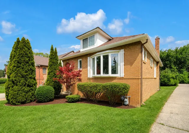 Homes for sale in Elmhurst, IL | 655 Albert St, Elmhurst, IL 60126 | MLS# 12696094