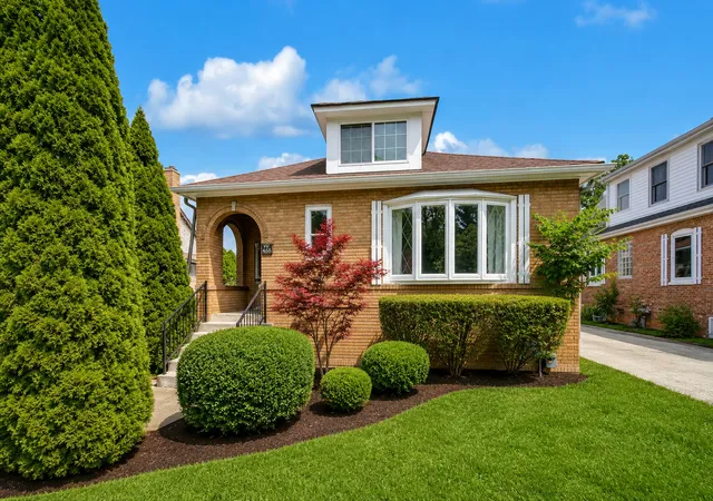 Homes for sale in Elmhurst, IL | 655 Albert St, Elmhurst, IL 60126 | MLS# 12696094