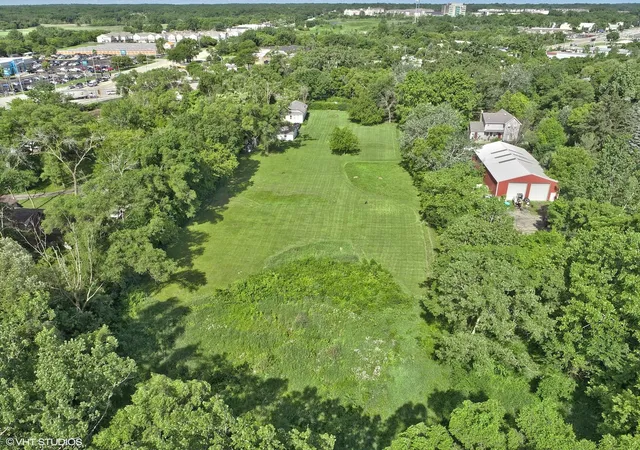 Photo 4 of Single family home for sale at 20073 N Hazelcrest Rd, Palatine, IL 60074 | MLS# 12696099 | Listing updated on 2026-09-01