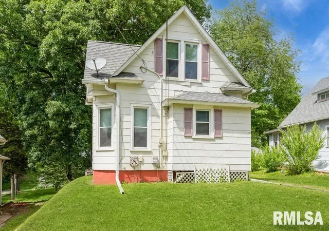 Homes for sale in Moline, IL | 2308 18th Ave, Moline, IL 61265 | MLS# 12696128