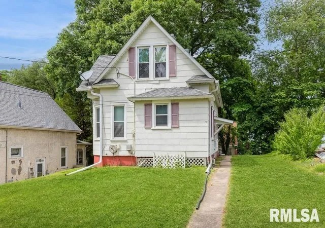 Homes for sale in Moline, IL | 2308 18Th Ave, Moline, IL 61265 | MLS# 12696128
