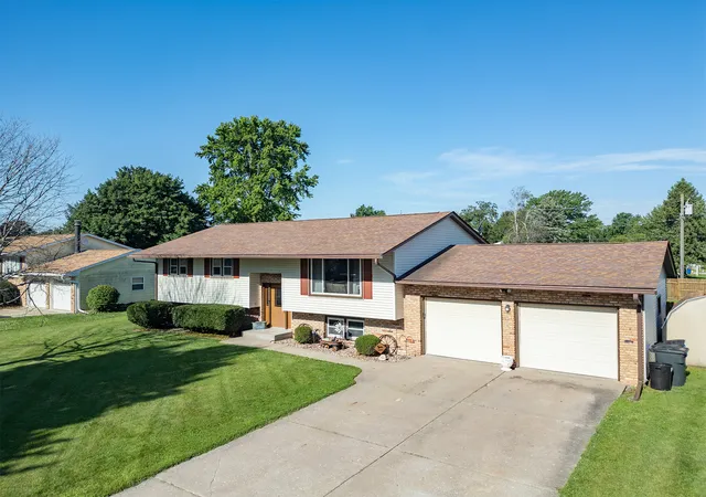 Homes for sale in Orion, IL | 1404 14th St, Orion, IL 61273 | MLS# 12696143