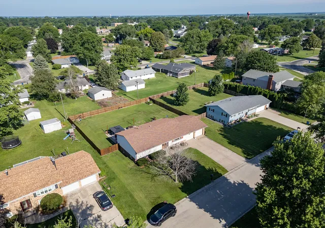 Homes for sale in Orion, IL | 1404 14Th St, Orion, IL 61273 | MLS# 12696143