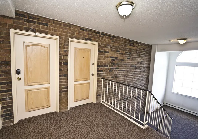 2nd image of 126 S La Londe Ave, Addison, IL 60101