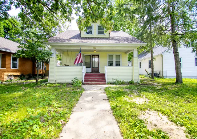 2nd image of 984 S Poplar Ave, Kankakee, IL 60901 | MLS# 12696150