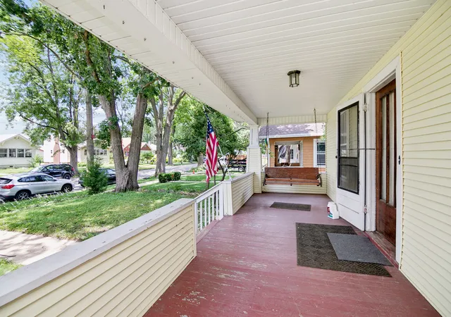 3rd image of 984 S Poplar Ave, Kankakee, IL 60901 | MLS# 12696150