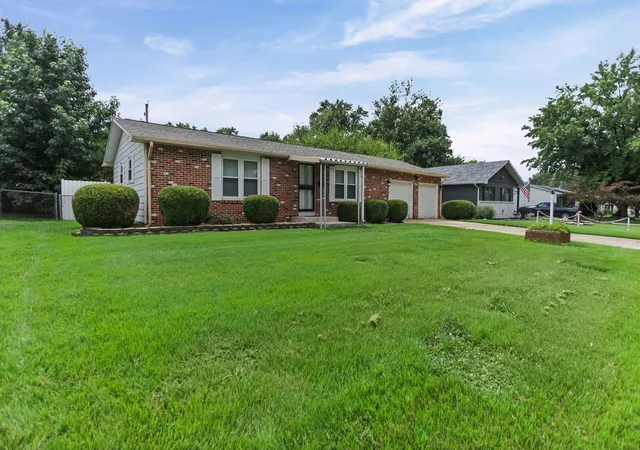 Homes for sale in Centralia, IL | 529 Marquis Ave, Centralia, IL 62801 | MLS# 12696177