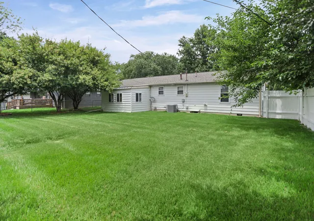 Homes for sale in Centralia, IL | 529 Marquis Ave, Centralia, IL 62801 | MLS# 12696177