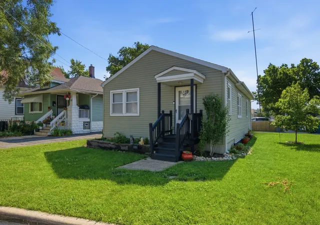 Homes for sale in Joliet, IL | 112 Arizona Ave, Joliet, IL 60433 | MLS# 12696190