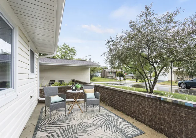 Photo 3 of Townhouse for sale at 1125 Danvers Ct, Schaumburg, IL 60193 | MLS# 12696205 | Listing updated on 2026-09-23