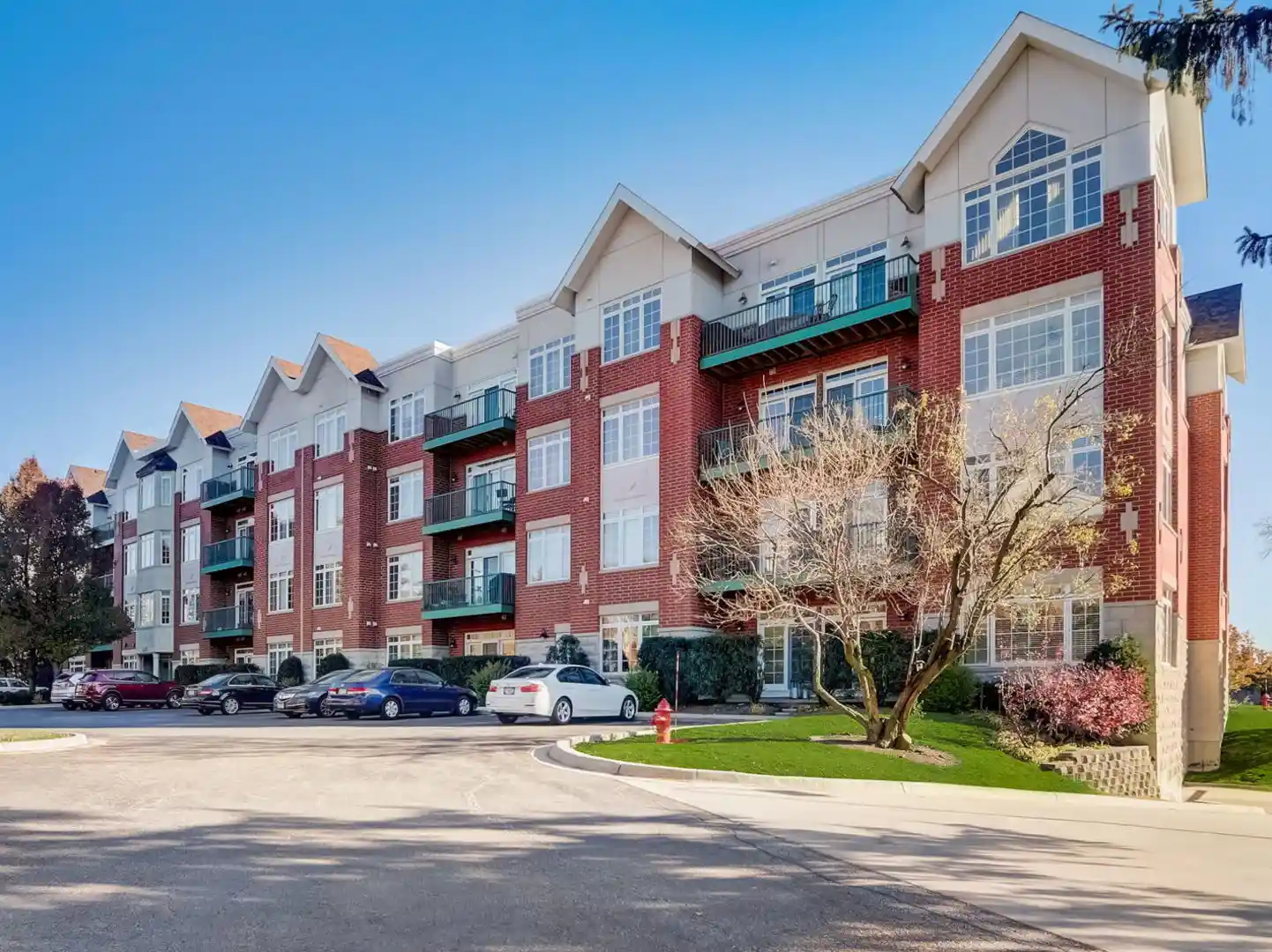 Listing Photo 2 - Condo for sale in 620 Mchenry Rd located at 620 Mchenry Rd, Wheeling, IL 60090 - Unit #104