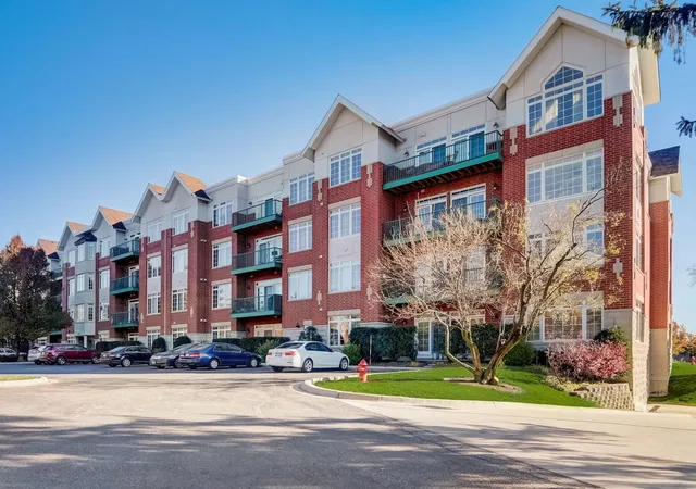 Homes for sale in Wheeling, IL | 620 Mchenry Rd #104, Wheeling, IL 60090 | MLS# 12696214