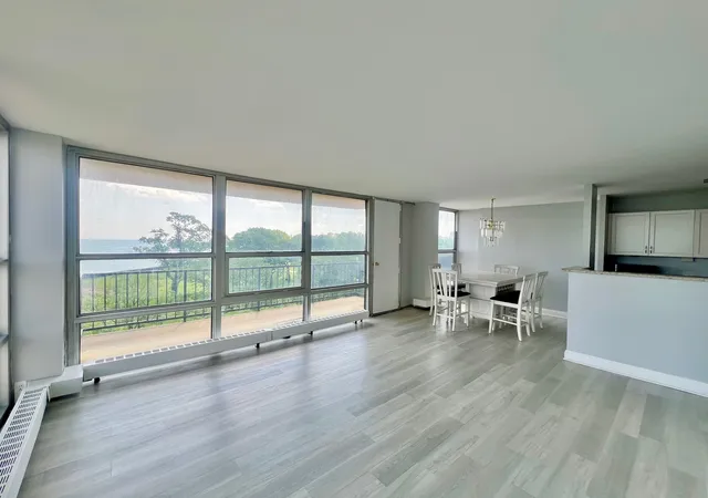 3rd image of 6730 S South Shore Dr #501, Chicago, IL 60649 | MLS# 12696219