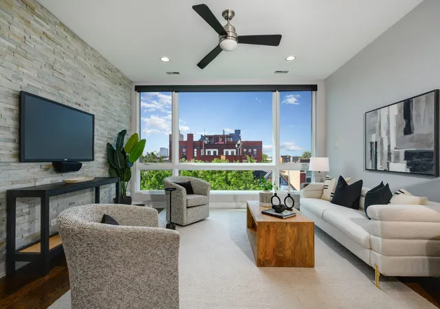 3rd image of 1446 W Cortez Ave, Chicago, IL 60642
