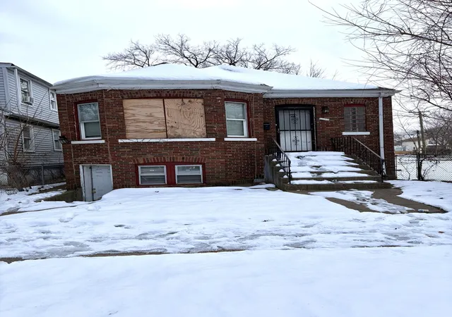 Homes for sale in Chicago, IL | 1255 W 108th Pl, Chicago, IL 60643 | MLS# 12696224