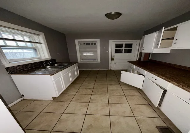 Homes for sale in Chicago, IL | 1255 W 108Th Pl, Chicago, IL 60643 | MLS# 12696224