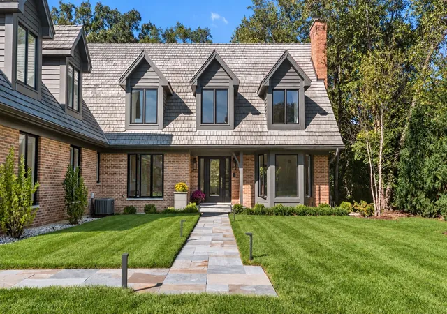 Photo 2 of Mansion for sale at 1280 Lawrence Ave, Lake Forest, IL 60045 | MLS# 12696225 | Listing updated on 2026-10-02
