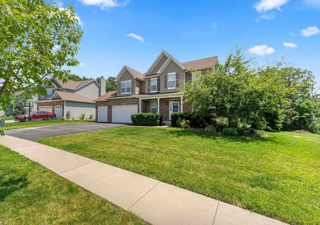 Homes for sale in Channahon, IL | 26105 W Ravine Woods Dr, Channahon, IL 60410 | MLS# 12696235