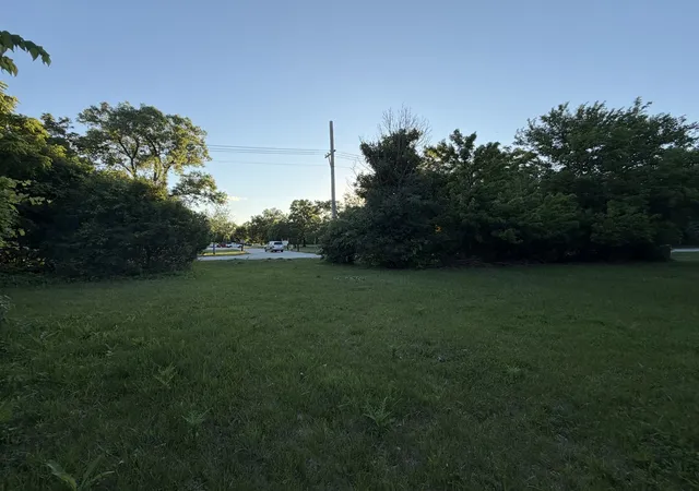 10th image of 85 Bender Rd, Des Plaines, IL 60016 | MLS# 12696240