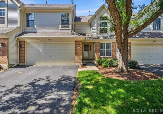 Homes for sale in South Elgin, IL | 37 Ione Dr #B, South Elgin, IL 60177 | MLS# 12696264