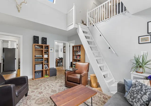 4th image of 1210 Central St, Evanston, IL 60201
