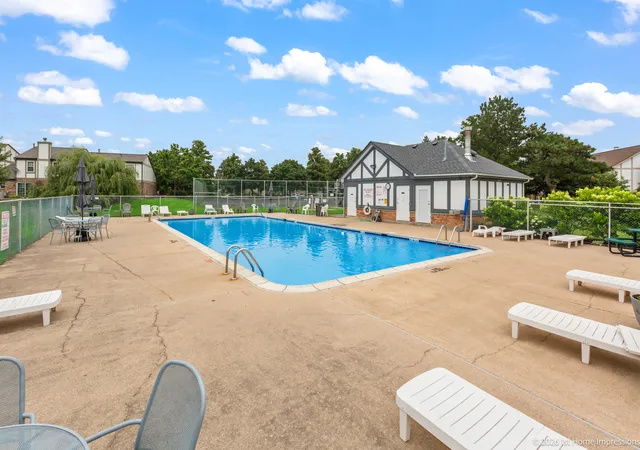 Homes for sale in Orland Park, IL | 9155 Sutton Court, Orland Park, IL 60462 | Houzeo